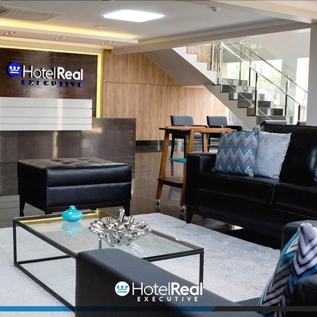 Imagen de los interiores del Hotel Real Executive. Foto 17