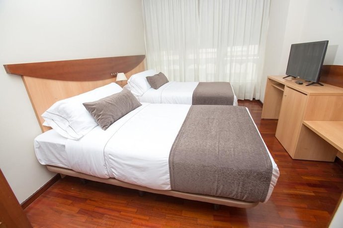 Imagen de la habitación del Hotel Real Ferrol. Foto 8