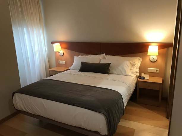 Imagen de la habitación del Hotel Real Ferrol. Foto 20