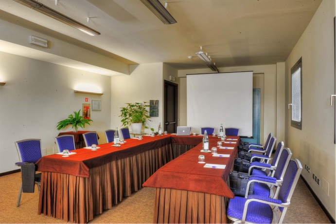 Imagen de los interiores del Hotel Real Fini Baia Del Re. Foto 8