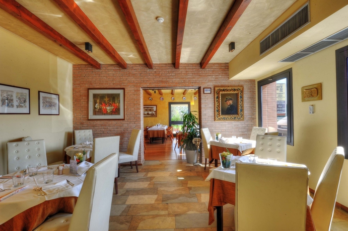 Imagen del bar/restaurante del Hotel Real Fini Baia Del Re. Foto 5