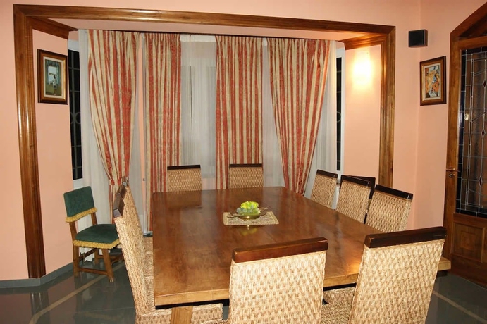 Imagen de los interiores del Hotel Real, Guardo. Foto 16