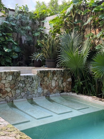 Imagen de la piscina del Hotel Real Haciendas. Foto 15