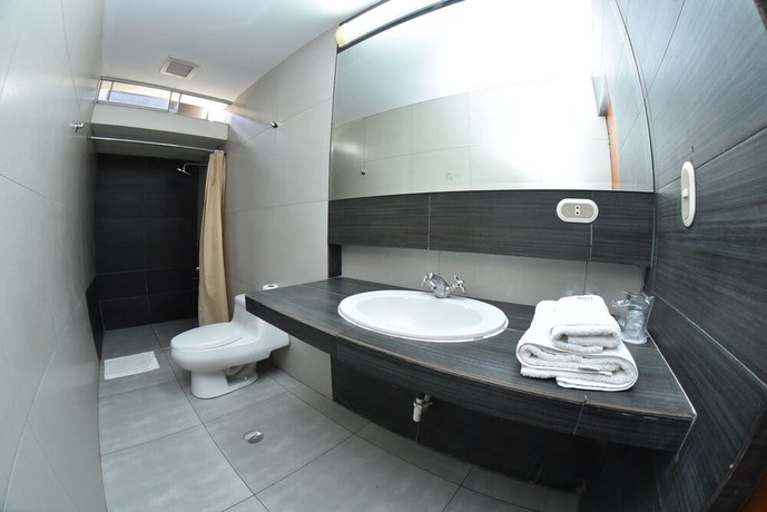 Imagen de la habitación del Hotel Real Ica. Foto 7