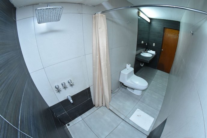 Imagen de la habitación del Hotel Real Ica. Foto 14