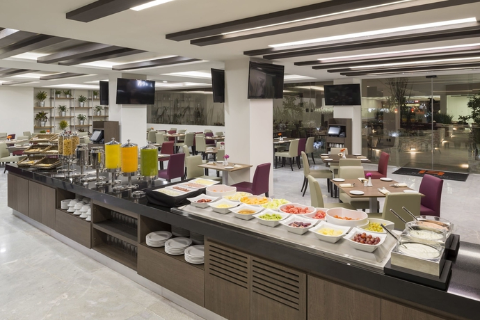 Imagen del bar/restaurante del Hotel Real Inn Celaya. Foto 4