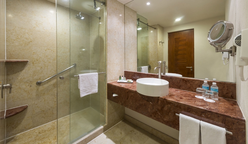 Imagen de la habitación del Hotel Real Inn Guadalajara Expo. Foto 2