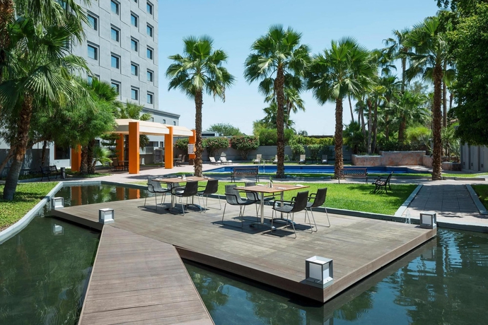 Imagen de los exteriores del Hotel Real Inn Mexicali. Foto 4