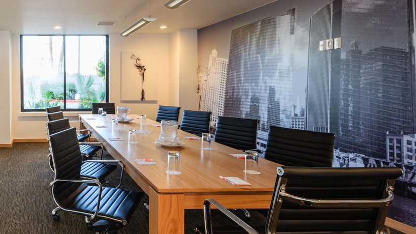 Imagen de los exteriores del Hotel Real Inn Mexicali. Foto 6