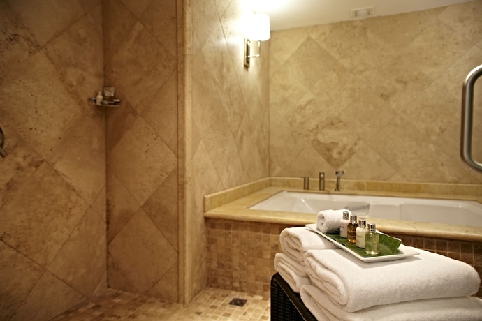 Imagen de la habitación del Hotel Real Intercontinental San Pedro Sula At Multiplaza Mall, An Ihg. Foto 9