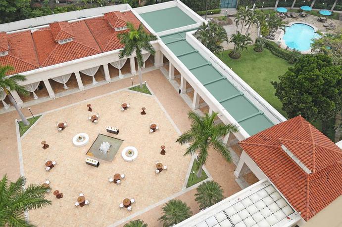 Imagen de los exteriores del Hotel Real Intercontinental San Salvador At Metrocentro Mall, An Ihg. Foto 7