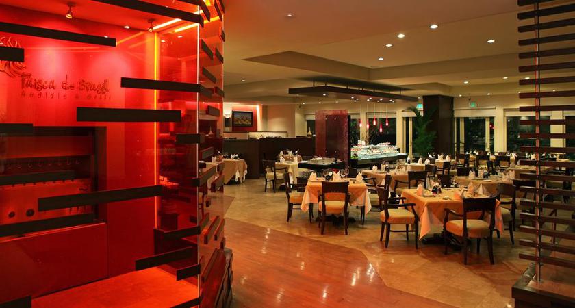 Imagen del bar/restaurante del Hotel Real Intercontinental San Salvador At Metrocentro Mall, An Ihg. Foto 4