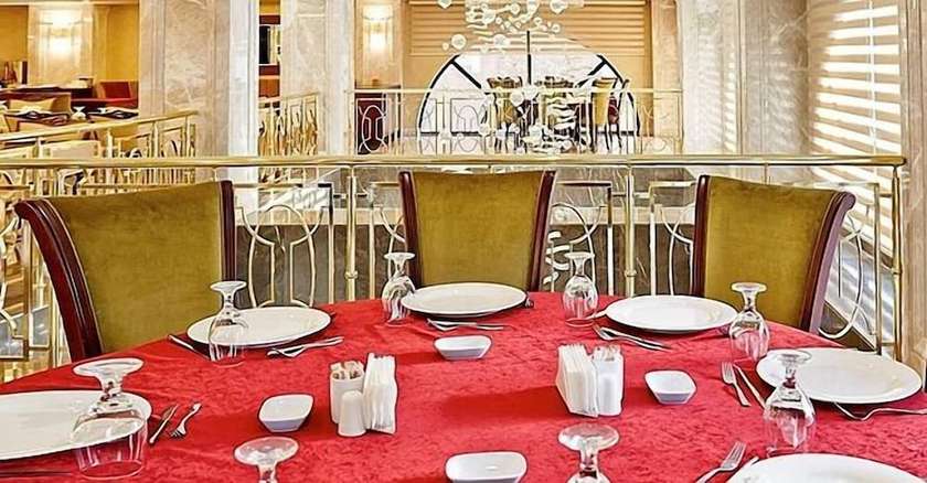 Imagen del bar/restaurante del Hotel Real Konak. Foto 6