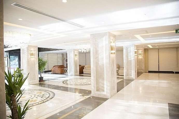 Imagen de los interiores del Hotel Real Konak. Foto 18