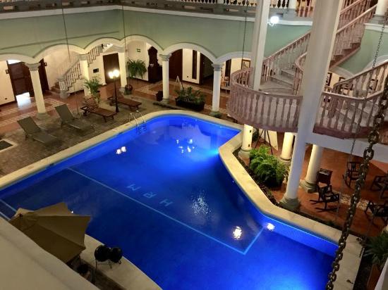 Imagen de la piscina del Hotel Real La Merced. Foto 7