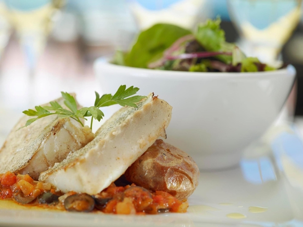 Imagen del bar/restaurante del Hotel Real Marina and Spa. Foto 3