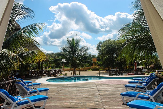 Imagen de la piscina del Hotel Real Mayab and Bungalows. Foto 17