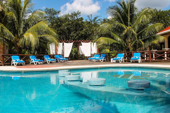 Imagen de la piscina del Hotel Real Mayab and Bungalows. Foto 18