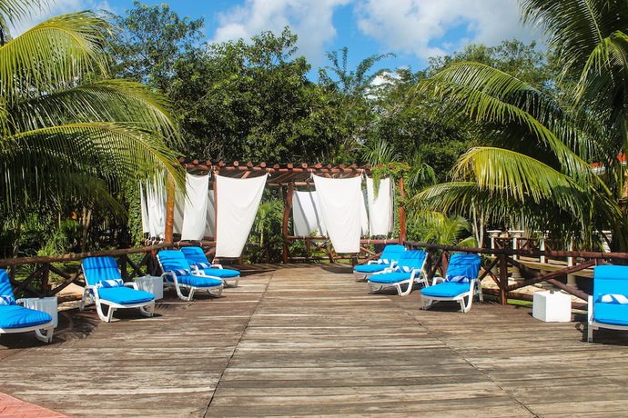 Imagen de la piscina del Hotel Real Mayab and Bungalows. Foto 20
