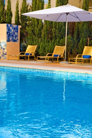 Imagen de la piscina del Hotel Real Oeiras. Foto 15