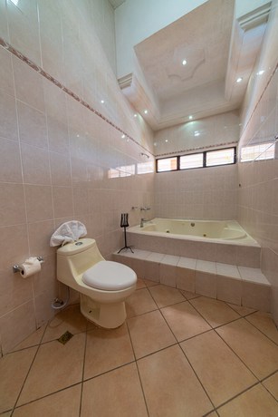 Imagen de la habitación del Hotel Real Pacifico. Foto 8