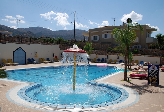 Imagen de la piscina del Hotel Real Palace, Malia. Foto 7