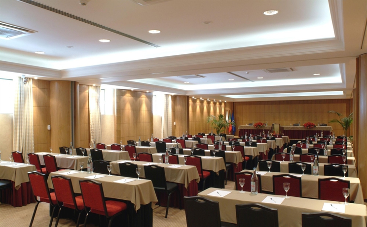 Imagen de los interiores del Hotel Real Palacio. Foto 6