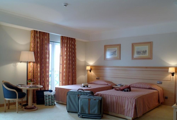 Imagen de la habitación del Hotel Real Palacio. Foto 3