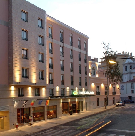 Imagen de los exteriores del Hotel Real Palacio. Foto 4