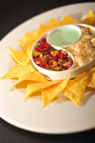 Imagen del bar/restaurante del Hotel Real Parque. Foto 2