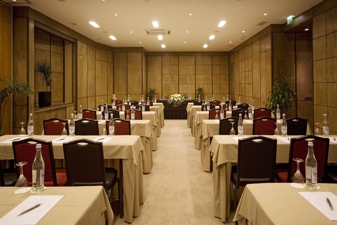 Imagen de los interiores del Hotel Real Parque. Foto 11