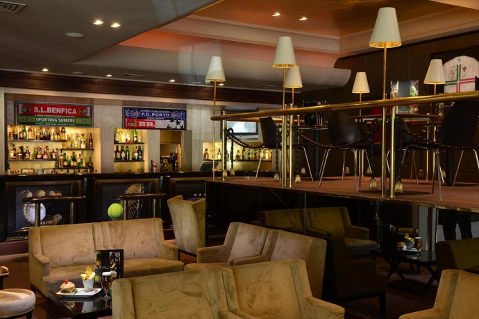 Imagen del bar/restaurante del Hotel Real Parque. Foto 7