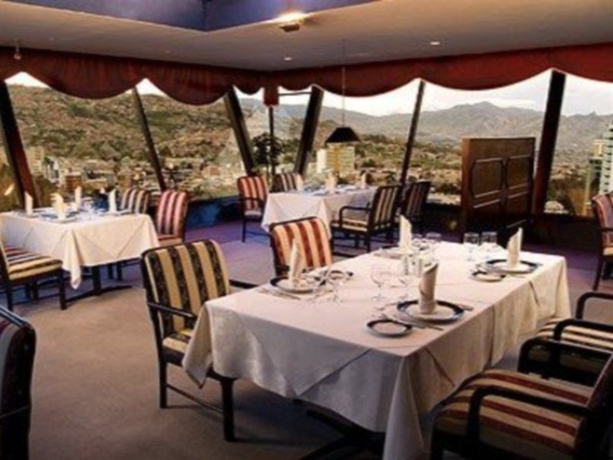 Imagen del bar/restaurante del Hotel Real Plaza and Convention Center. Foto 5