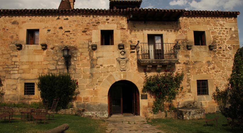 Imagen de los exteriores del Hotel Real Posada De La Mesta. Foto 12