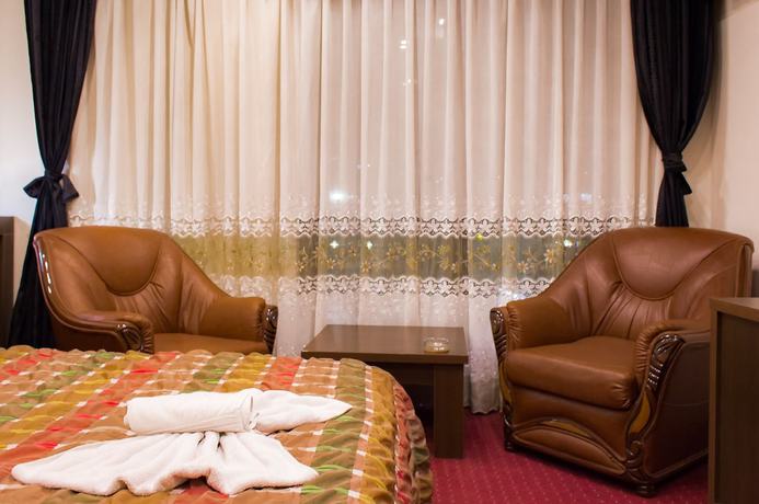 Imagen de la habitación del Hotel Real, Pristina. Foto 15