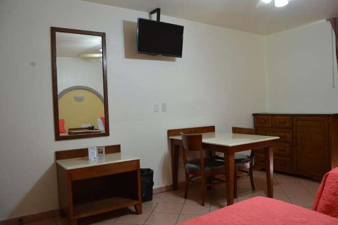 Imagen de la habitación del Hotel Real Santa Fe. Foto 4