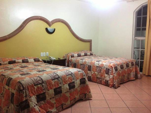 Imagen de la habitación del Hotel Real Santa Fe. Foto 11