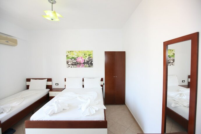 Imagen general del Hotel Real, Sarande. Foto 6