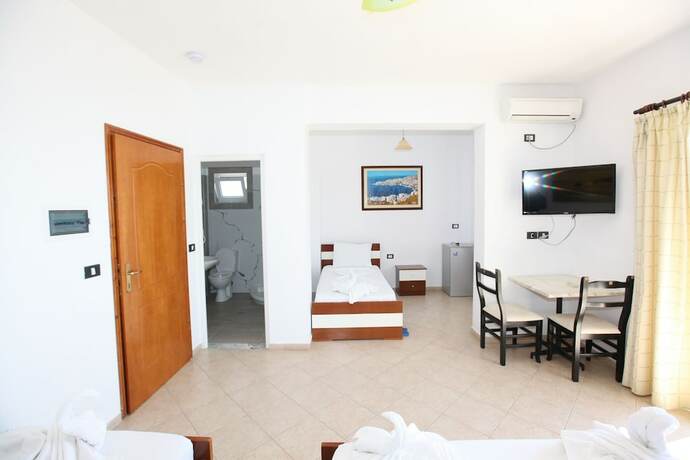 Imagen general del Hotel Real, Sarande. Foto 7