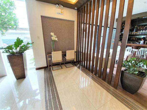 Imagen de los interiores del Hotel Real Suites. Foto 8