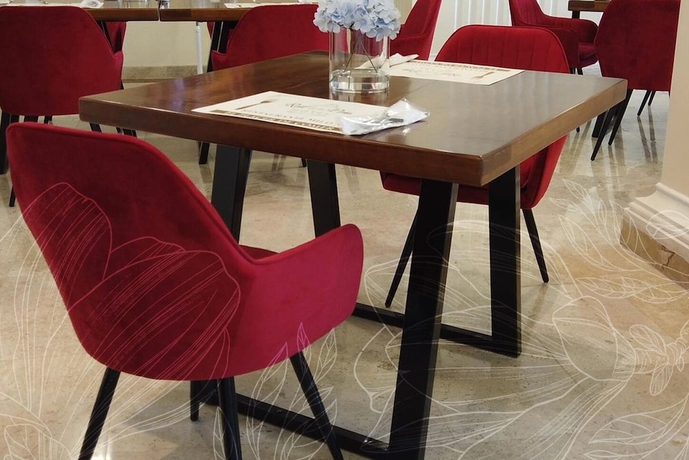 Imagen del bar/restaurante del Hotel Real de la Pe&ntilde;a Ezequiel Montes. Foto 3