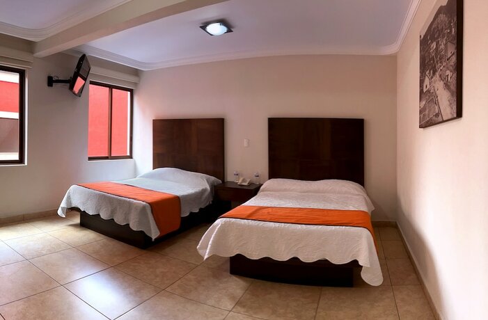 Imagen de la habitación del Hotel Real del Oro. Foto 15