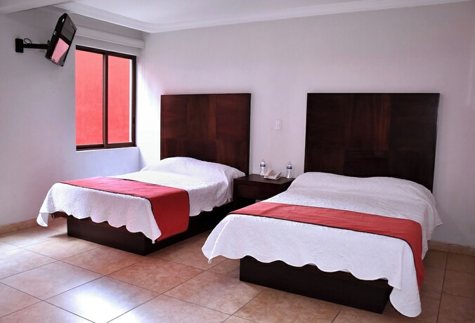 Imagen de la habitación del Hotel Real del Oro. Foto 17