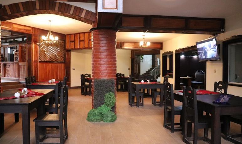 Imagen del bar/restaurante del Hotel Real la Villa. Foto 4