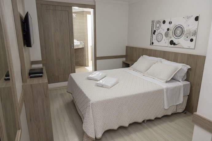 Imagen de la habitación del Hotel Realce. Foto 7