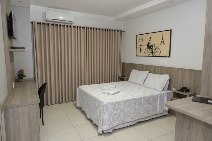 Imagen de la habitación del Hotel Realce. Foto 11