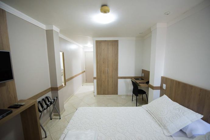 Imagen de la habitación del Hotel Realce. Foto 12