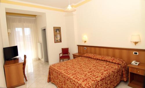 Imagen de la habitación del Hotel Reale, FIUGGI. Foto 9