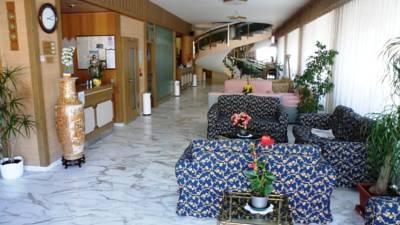 Imagen de los interiores del Hotel Reali. Foto 4