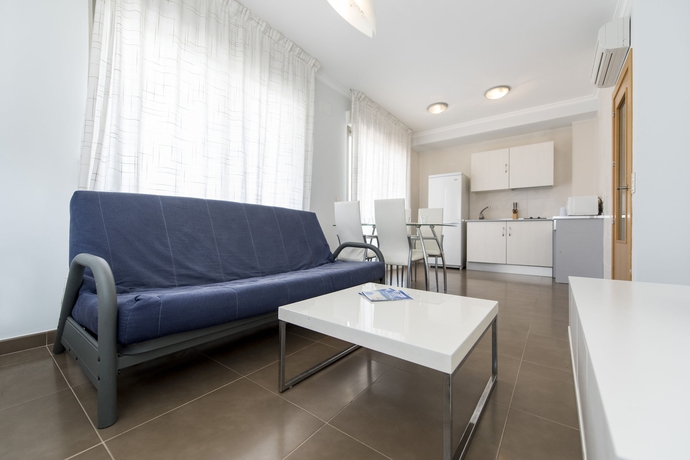 Imagen de los interiores del Hotel Realrent Peñon Beach. Foto 11